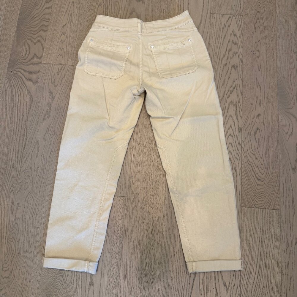 Pilcro, The Wanderer Mid Rise Relaxed-Leg Jean, EUC, Sz 28, off-white color - Picture 3 of 6
